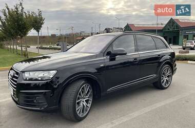 Позашляховик / Кросовер Audi Q7 2017 в  фото 12 Позашляховик / Кросовер Audi Q7 2017 в