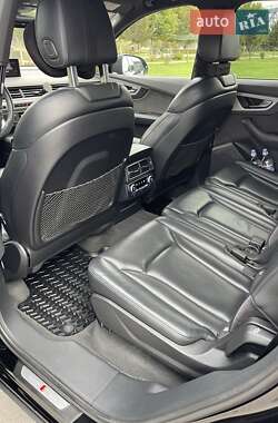 Позашляховик / Кросовер Audi Q7 2017 в  фото 23 Позашляховик / Кросовер Audi Q7 2017 в