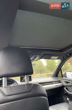Позашляховик / Кросовер Audi Q7 2017 в  фото 26 Позашляховик / Кросовер Audi Q7 2017 в