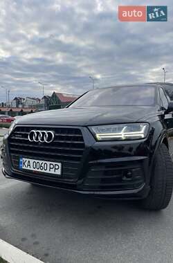Позашляховик / Кросовер Audi Q7 2017 в  фото 39 Позашляховик / Кросовер Audi Q7 2017 в
