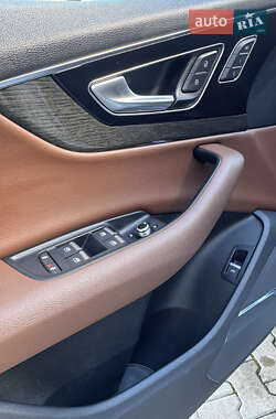 Позашляховик / Кросовер Audi Q7 2017 в 