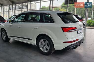 Позашляховик / Кросовер Audi Q7 2025 в 