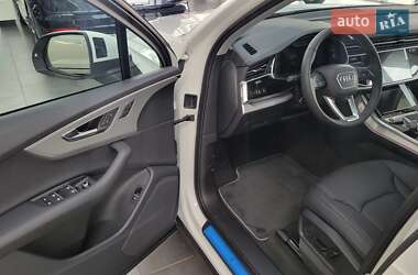 Позашляховик / Кросовер Audi Q7 2025 в 