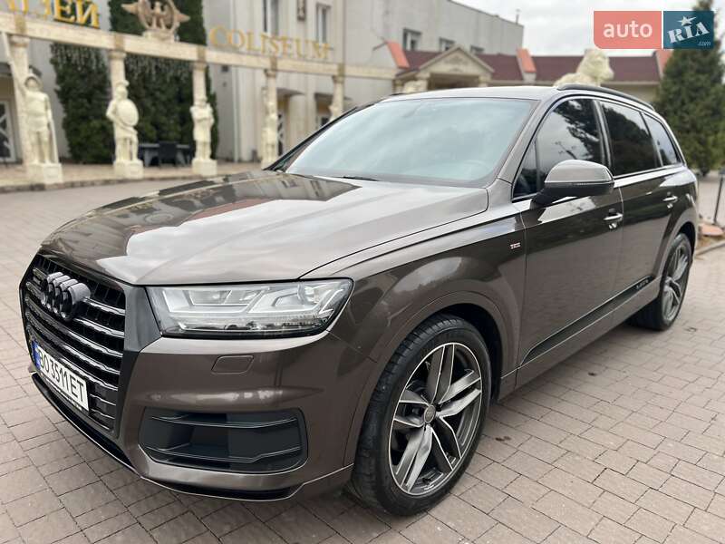Внедорожник / Кроссовер Audi Q7 2015 в Хмельницком