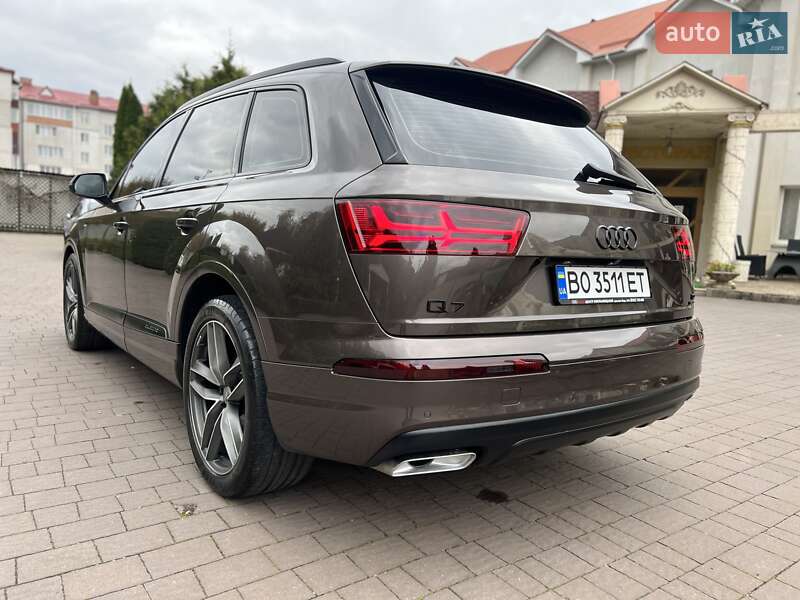 Внедорожник / Кроссовер Audi Q7 2015 в Хмельницком