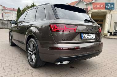 Позашляховик / Кросовер Audi Q7 2015 в 