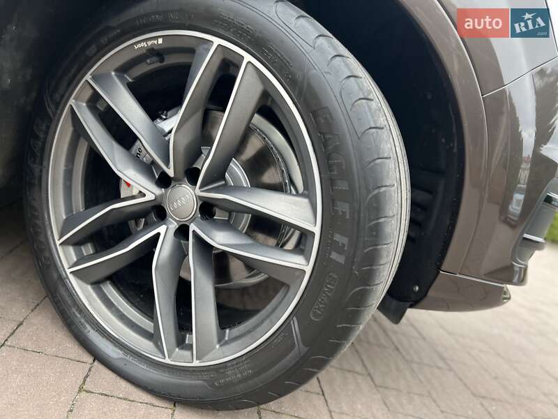 Внедорожник / Кроссовер Audi Q7 2015 в Хмельницком