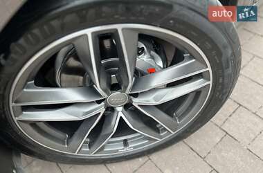 Позашляховик / Кросовер Audi Q7 2015 в 