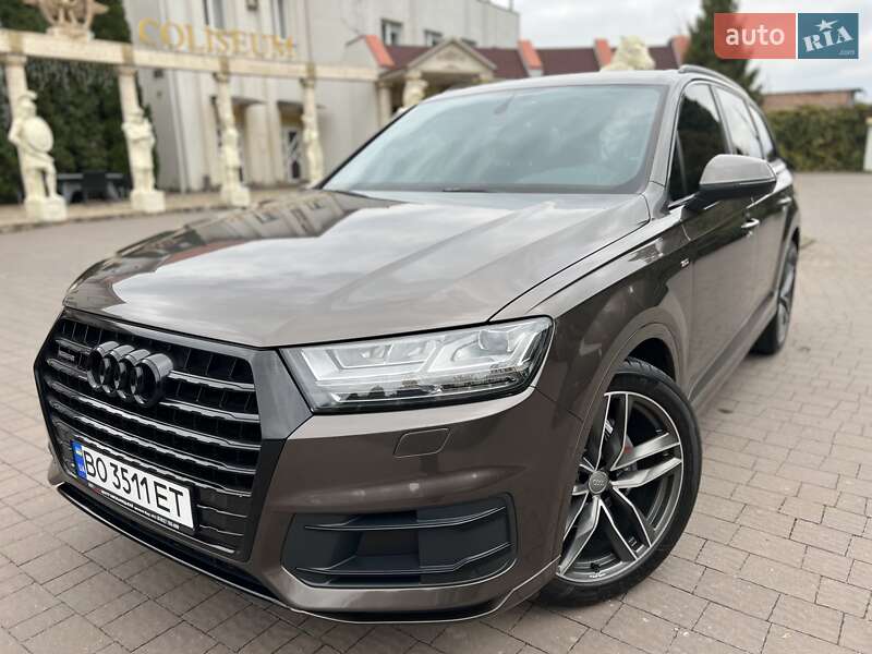 Внедорожник / Кроссовер Audi Q7 2015 в Хмельницком