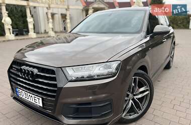 Позашляховик / Кросовер Audi Q7 2015 в 