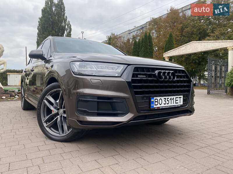 Внедорожник / Кроссовер Audi Q7 2015 в Хмельницком