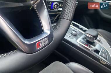 Позашляховик / Кросовер Audi Q7 2015 в 