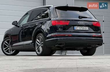 Внедорожник / Кроссовер Audi Q7 2016 в 