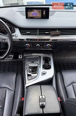 Внедорожник / Кроссовер Audi Q7 2016 в 