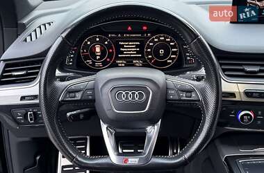 Внедорожник / Кроссовер Audi Q7 2016 в 