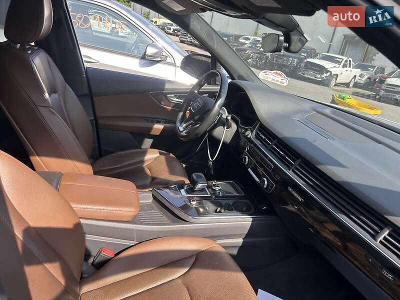 Позашляховик / Кросовер Audi Q7 2016 в Києві