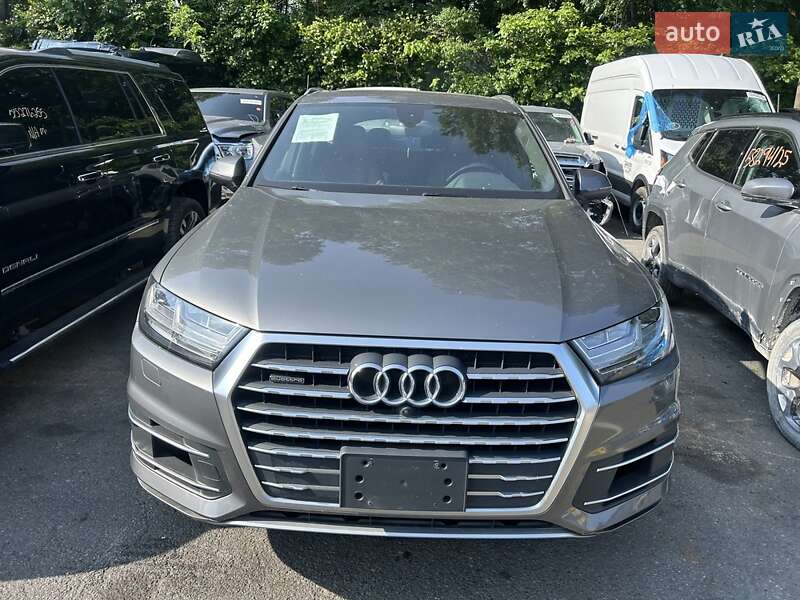 Позашляховик / Кросовер Audi Q7 2016 в Києві