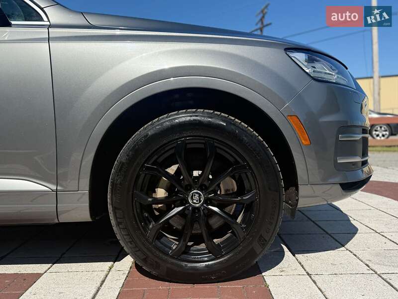 Позашляховик / Кросовер Audi Q7 2016 в Києві