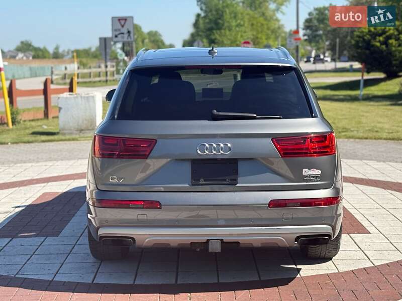 Позашляховик / Кросовер Audi Q7 2016 в Києві