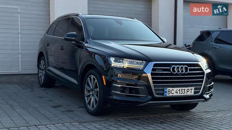 Позашляховик / Кросовер Audi Q7 2017 в 