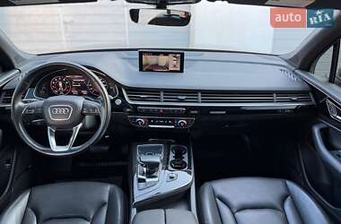Позашляховик / Кросовер Audi Q7 2017 в 