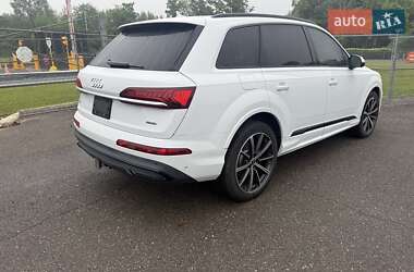 Позашляховик / Кросовер Audi Q7 2020 в 