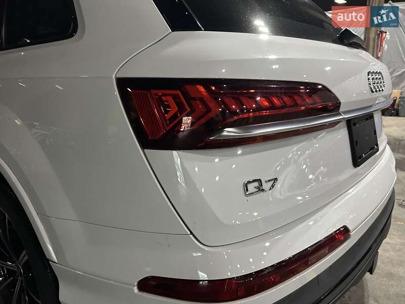 Внедорожник / Кроссовер Audi Q7 2020 в Киеве