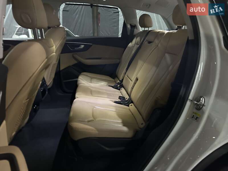 Внедорожник / Кроссовер Audi Q7 2020 в Киеве