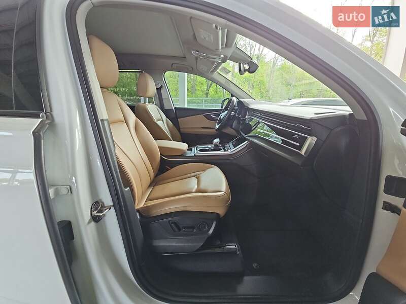 Внедорожник / Кроссовер Audi Q7 2020 в Киеве