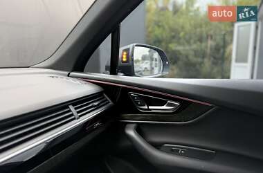 Позашляховик / Кросовер Audi Q7 2017 в  фото 63 Позашляховик / Кросовер Audi Q7 2017 в