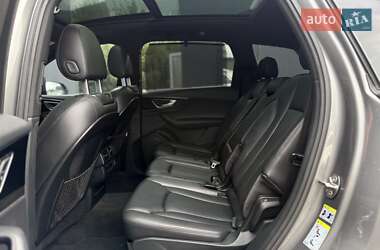 Позашляховик / Кросовер Audi Q7 2017 в  фото 79 Позашляховик / Кросовер Audi Q7 2017 в