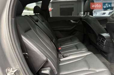 Позашляховик / Кросовер Audi Q7 2017 в  фото 82 Позашляховик / Кросовер Audi Q7 2017 в