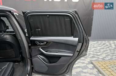 Позашляховик / Кросовер Audi Q7 2017 в  фото 83 Позашляховик / Кросовер Audi Q7 2017 в