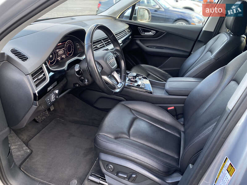 Позашляховик / Кросовер Audi Q7 2015 в Луцьку