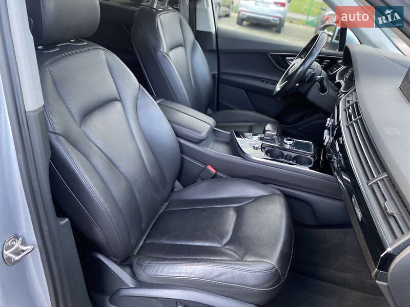 Позашляховик / Кросовер Audi Q7 2015 в Луцьку