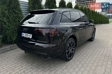 Позашляховик / Кросовер Audi Q7 2018 в 