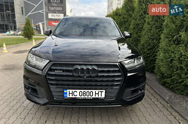 Позашляховик / Кросовер Audi Q7 2018 в 