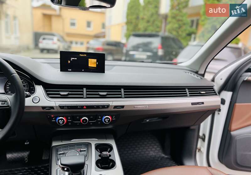 Позашляховик / Кросовер Audi Q7 2015 в Хмельницькому
