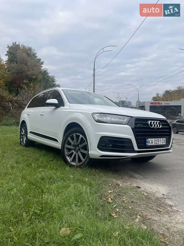 Позашляховик / Кросовер Audi Q7 2018 в Києві