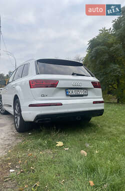 Внедорожник / Кроссовер Audi Q7 2018 в 