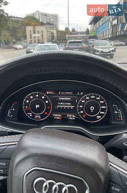 Внедорожник / Кроссовер Audi Q7 2018 в 