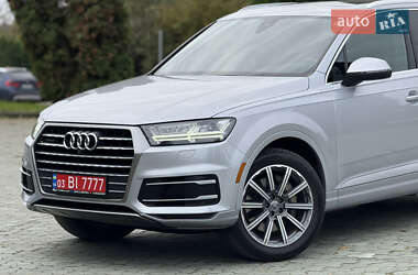 Позашляховик / Кросовер Audi Q7 2019 в 