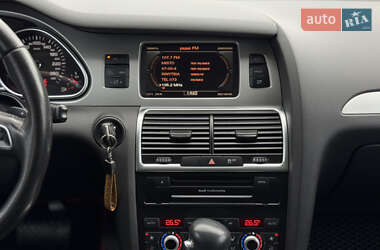Позашляховик / Кросовер Audi Q7 2011 в 