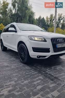Позашляховик / Кросовер Audi Q7 2013 в  фото 11 Позашляховик / Кросовер Audi Q7 2013 в