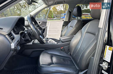 Позашляховик / Кросовер Audi Q7 2017 в  фото 44 Позашляховик / Кросовер Audi Q7 2017 в