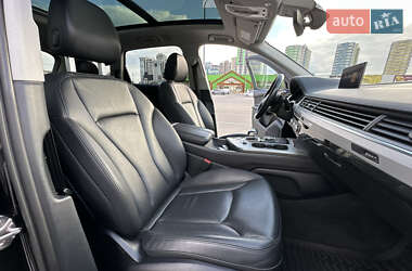 Позашляховик / Кросовер Audi Q7 2017 в  фото 49 Позашляховик / Кросовер Audi Q7 2017 в
