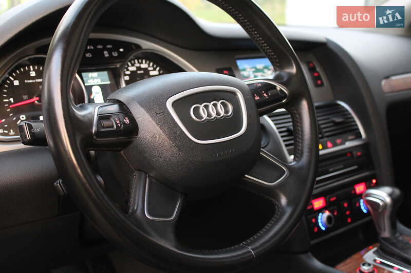 Внедорожник / Кроссовер Audi Q7 2014 в Ровно