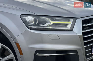 Позашляховик / Кросовер Audi Q7 2015 в  фото 30 Позашляховик / Кросовер Audi Q7 2015 в