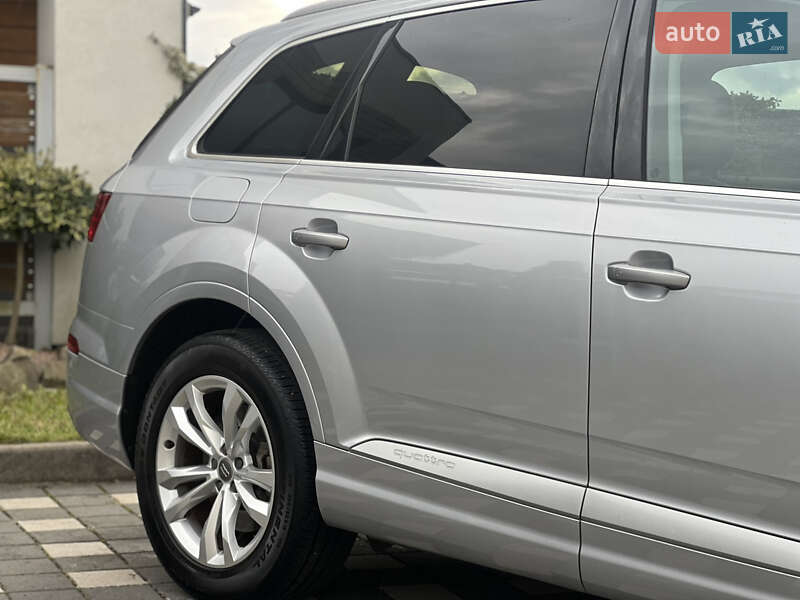 Внедорожник / Кроссовер Audi Q7 2015 в Стрые