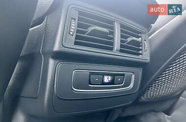 Позашляховик / Кросовер Audi Q7 2015 в  фото 93 Позашляховик / Кросовер Audi Q7 2015 в